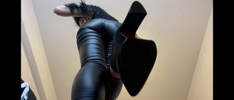 aimeechuasmr model pretty picture