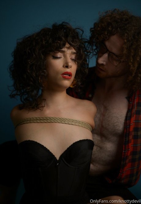 knottydevil model top archive