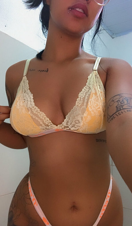 Melcampbell star nudes pics