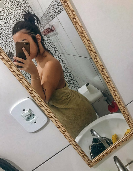 Melcampbell erotic model photo