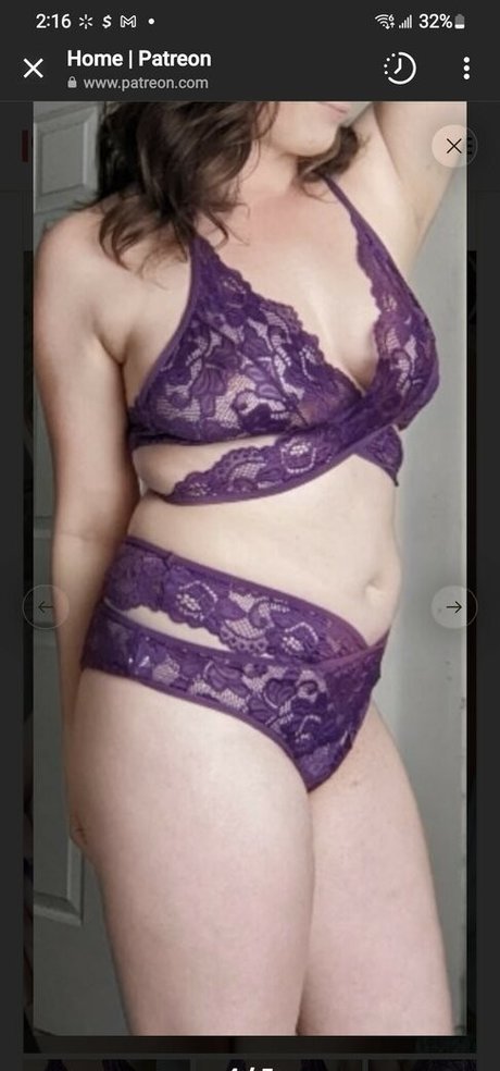 actress onlyfans pornographic photos