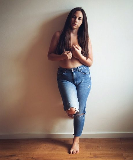 Carmen Palme xxx model picture