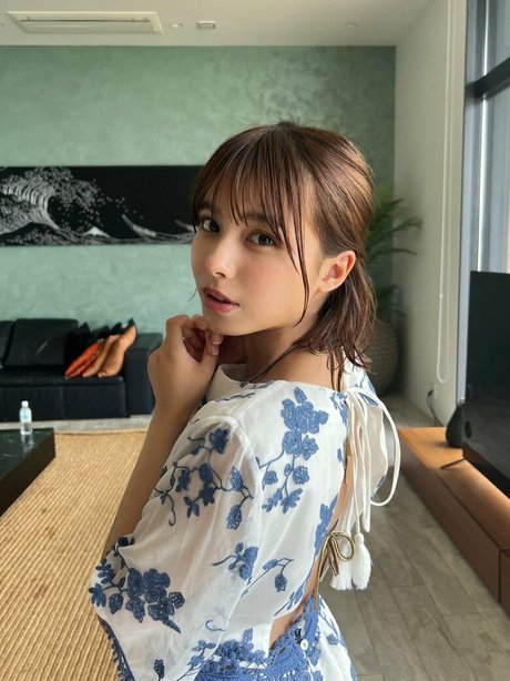 WomenTokusatsu model adult image