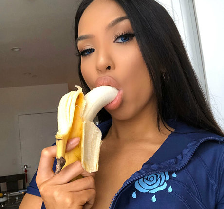 iconica hd actress photo