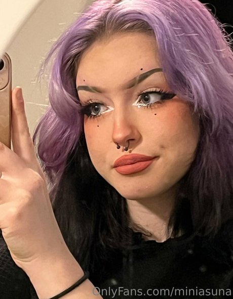 miniasuna sexy model img