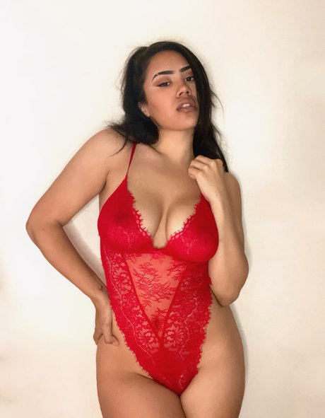 hoehuxtable naked actress photo