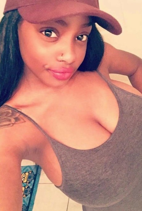 Itstaviaa sexy pornstar gallery