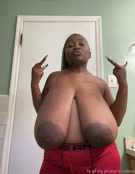 famous nude onlyfans top img