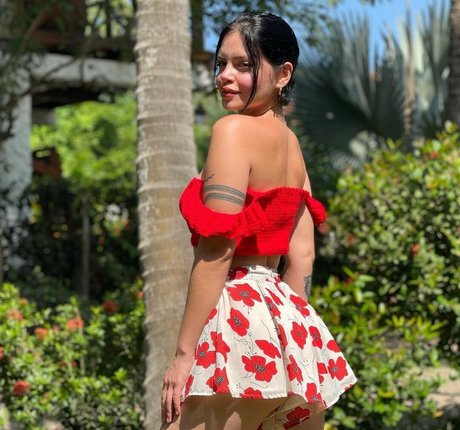 Paula Buenavida best star picture