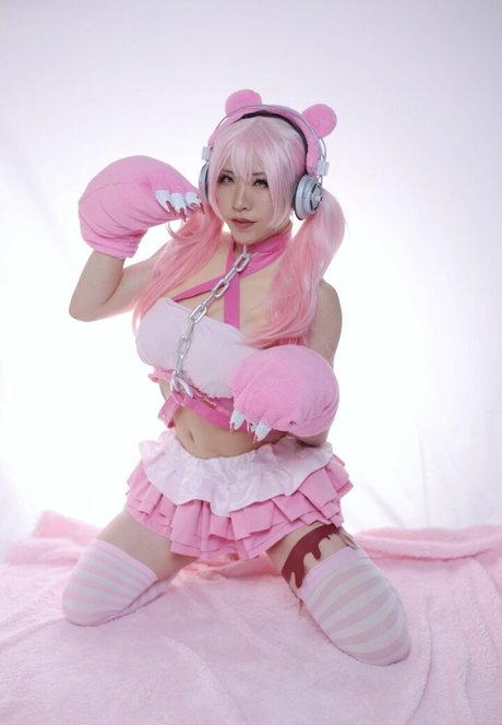 Cloudyninecos nude actress photo