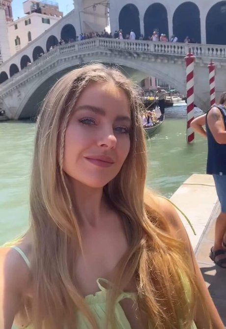 skinny babe onlyfans nude images