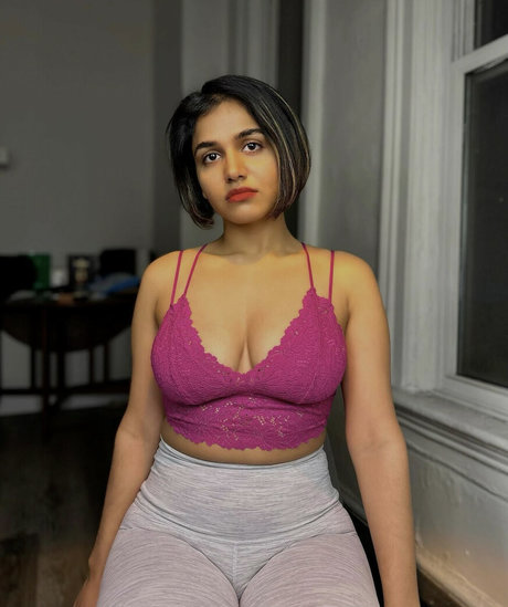 Little Grapefruit erotic model pics