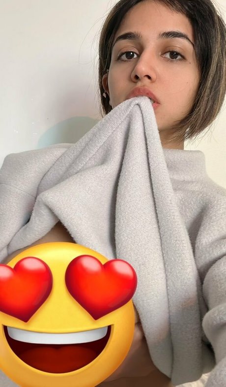 Little Grapefruit free pornstar photo