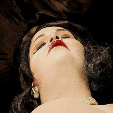 Danidarkan model beautiful pics