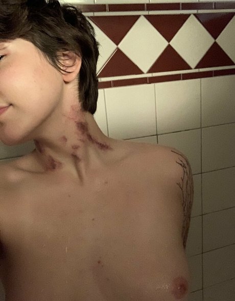 marie5707 model top pic