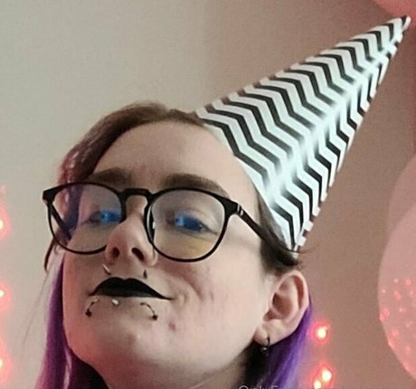 vylentine model adult picture