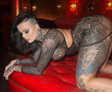 whitedovecrys hd pornstar img