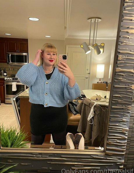 therealsif nice model photo