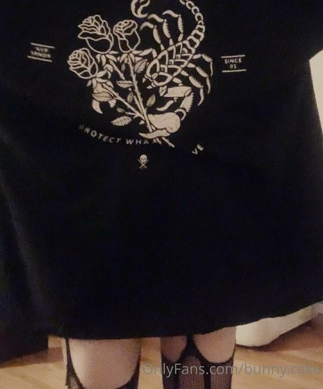 bunny cake model erotic picture