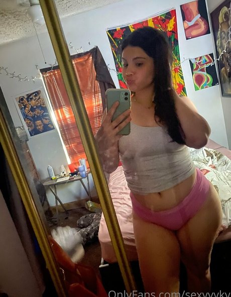 sexyyyky pretty pornstar image