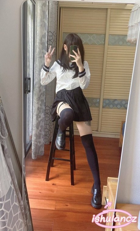 ishulancz123 pornstar xxx img