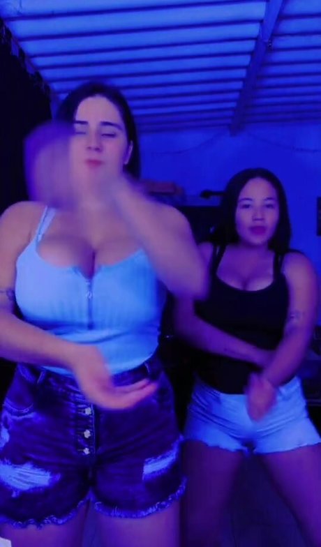 Wendy Yineth erotic actress img