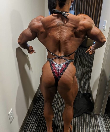 Angela Yeo beautiful model pic