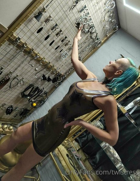 twistress beautiful star photo