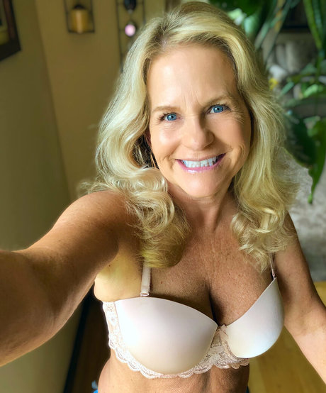 blonde small tits onlyfans free nude pics