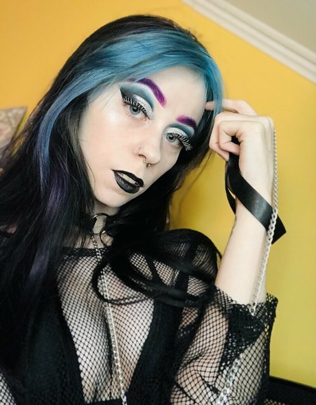 shadesofshay model top picture