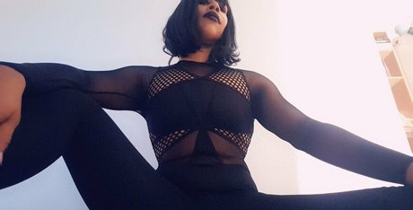 terryburrs nudes model photo