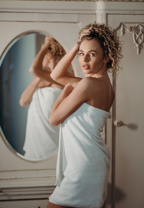 Beata W star adult image