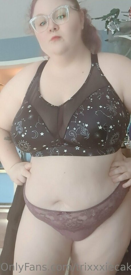 trixxxiecake pornographic actress image