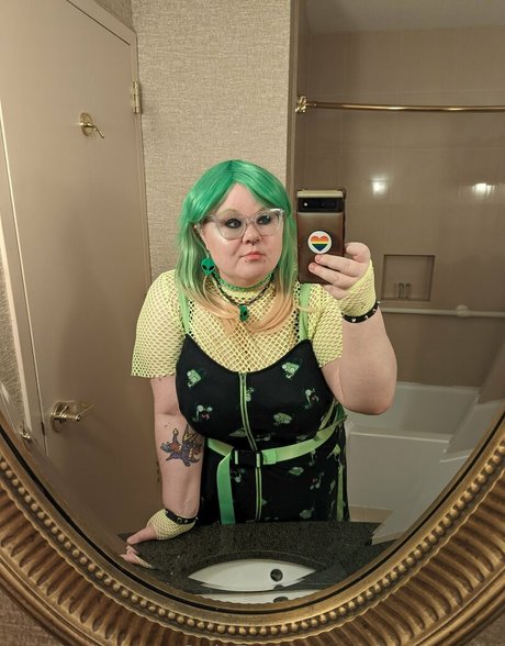 trixxxiecake hd actress picture