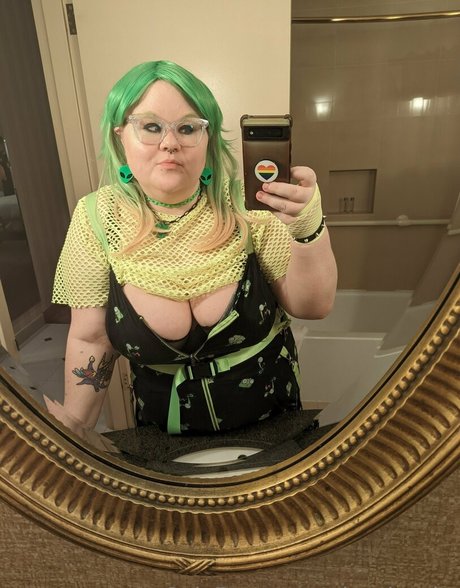 trixxxiecake pornstar erotic photo