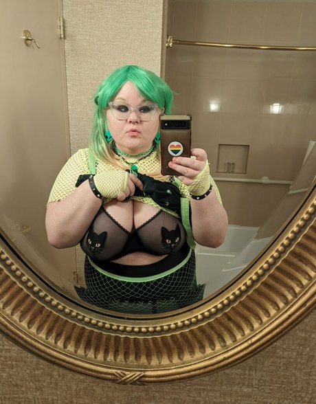 trixxxiecake model pornographic pictures