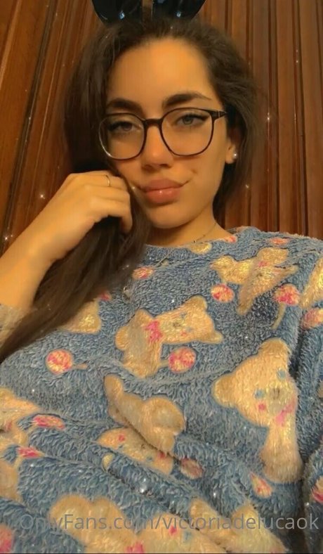 victoriadelucaok model adult photos