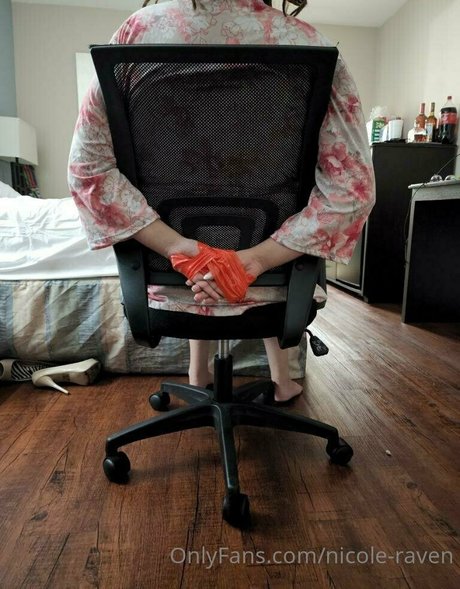 nicole raven perfect model pic