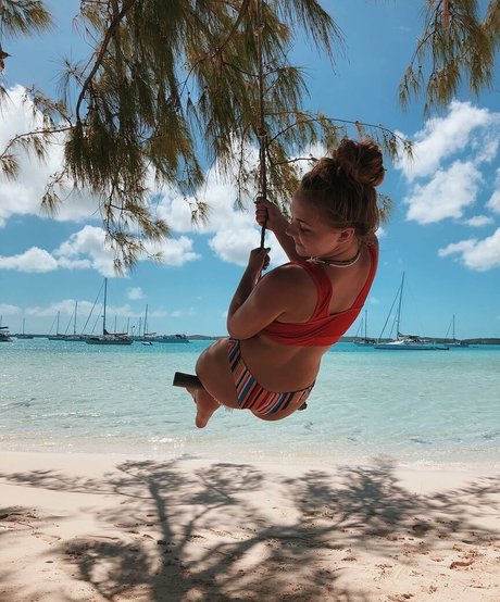 skinny big ass onlyfans adult pic