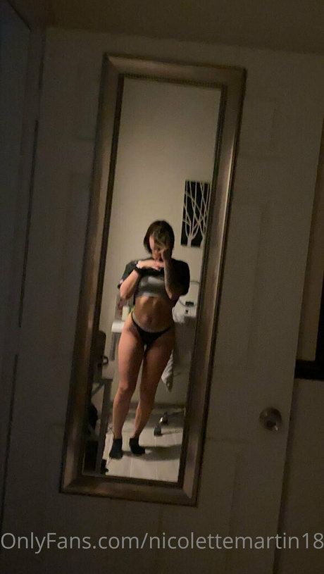nicolettemartin18 star perfect picture