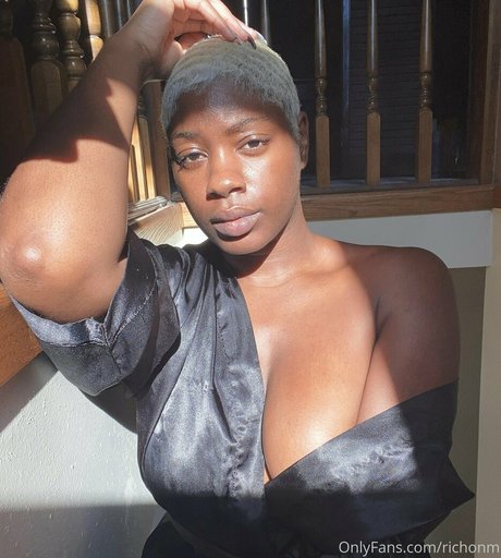 richonm model sexy pics