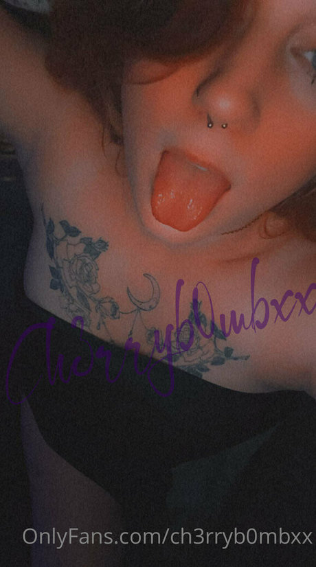ch3rryb0mbxx hd pornstar photos
