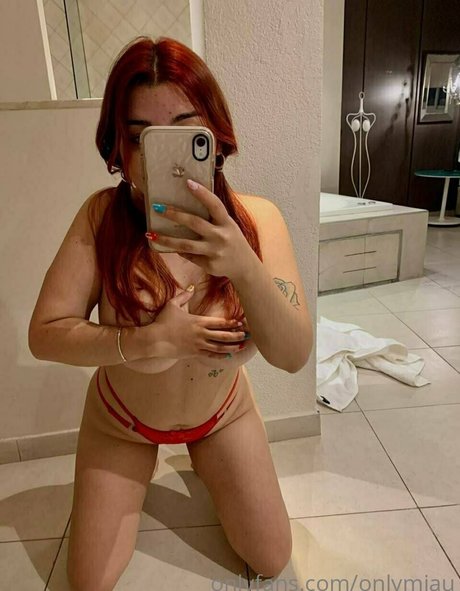 onlymiaux hot star photo