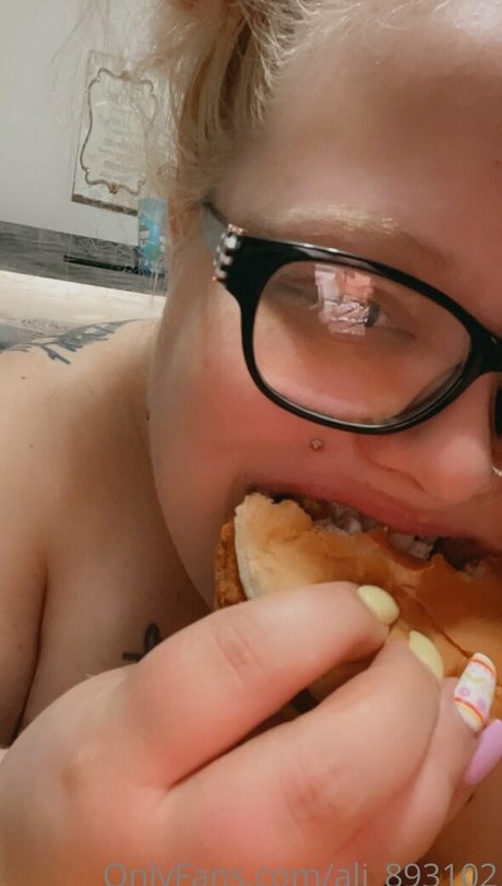 ali 893102 model sex photos