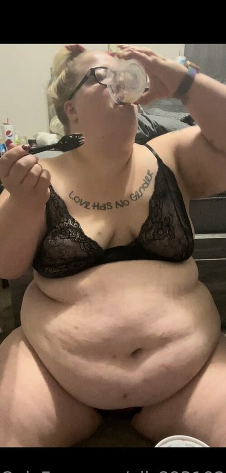 ali 893102 porn star pic