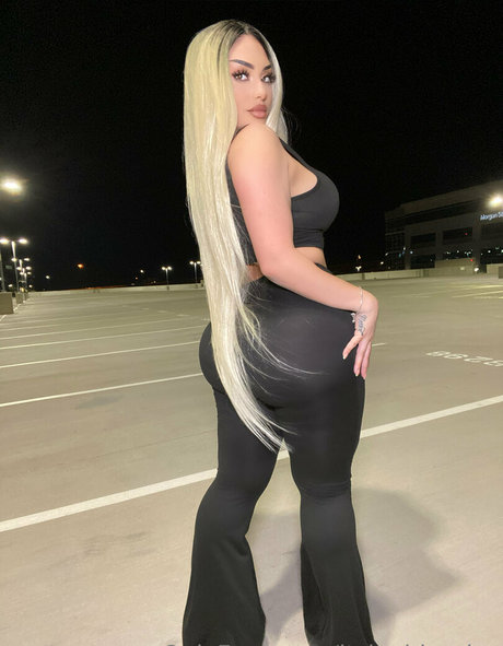 itsleahjessica star erotic image