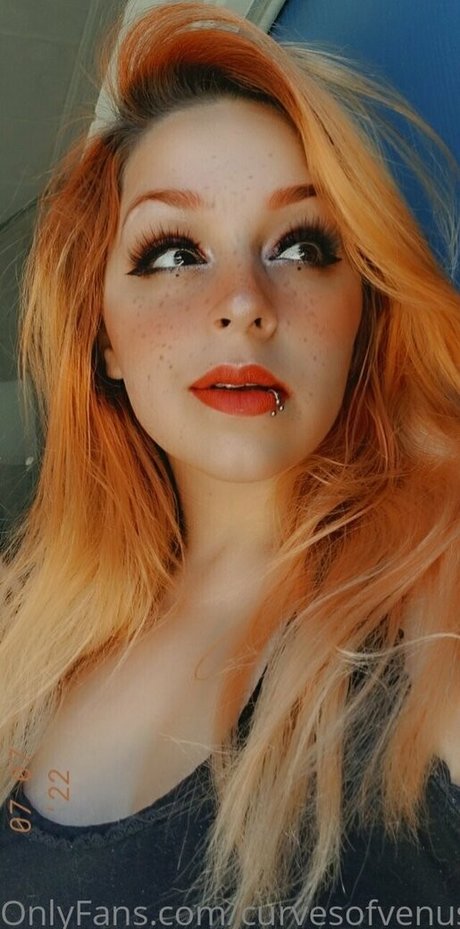 curvesofvenus pretty pornstar img