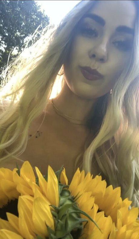 mizroseexposed sexy pornstar archive