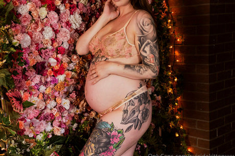 suicidekittenxxx pretty pornstar pics