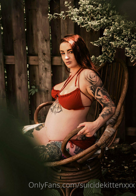 suicidekittenxxx pornstar pretty pictures